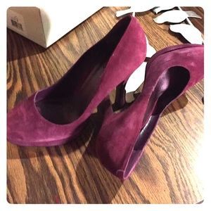BCBGeneration platform pumps 8.5 purple suede